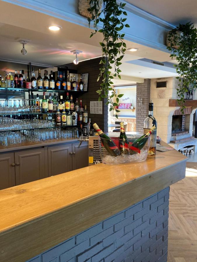 Eden Park Hotel Restaurant Pont-Évêque المظهر الخارجي الصورة
